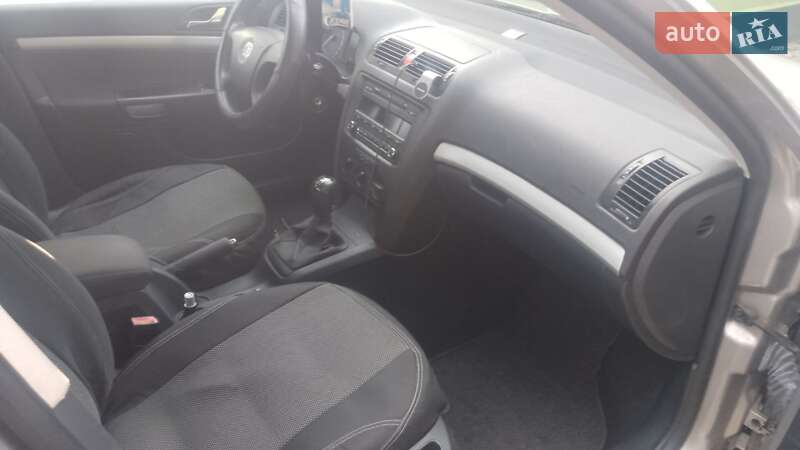 Лифтбек Skoda Octavia 2006 в Овруче