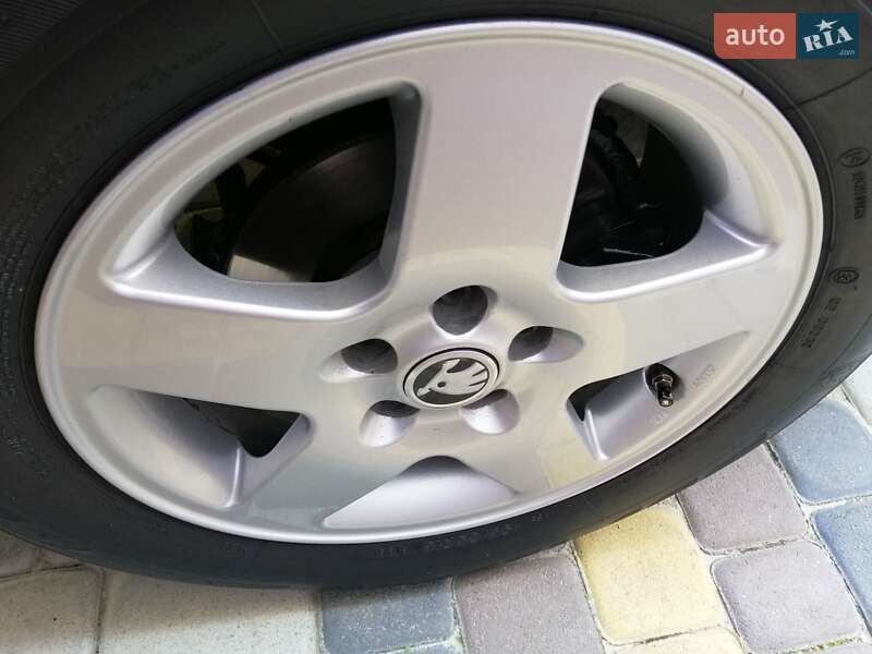 Лифтбек Skoda Octavia 2002 в Тернополе