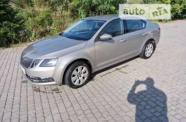 Лифтбек Skoda Octavia 2017 в Львове