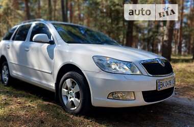 Универсал Skoda Octavia 2012 в Вараше