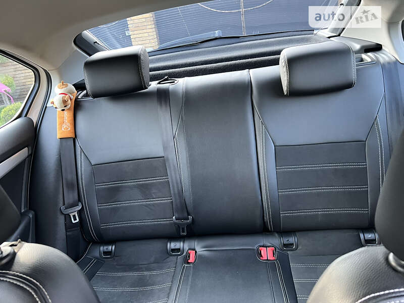 Лифтбек Skoda Octavia 2014 в Ровно