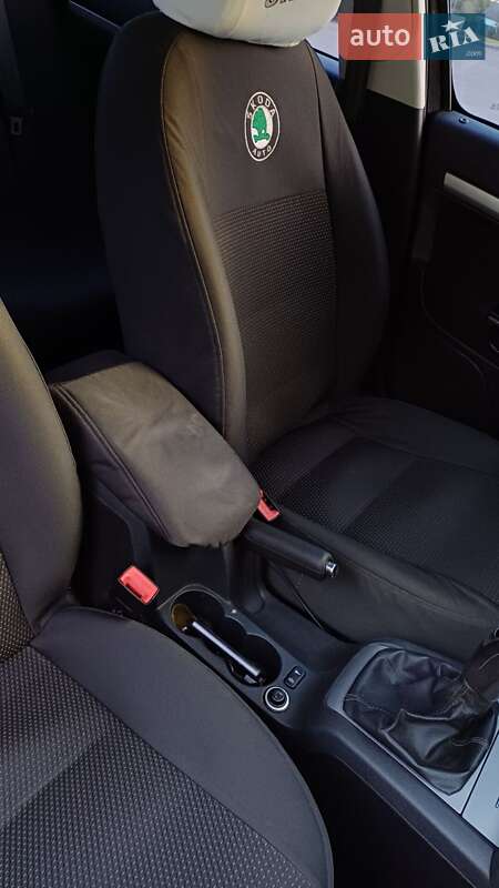 Лифтбек Skoda Octavia 2012 в Братском