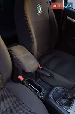 Лифтбек Skoda Octavia 2012 в 
