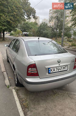 Лифтбек Skoda Octavia 2001 в 
