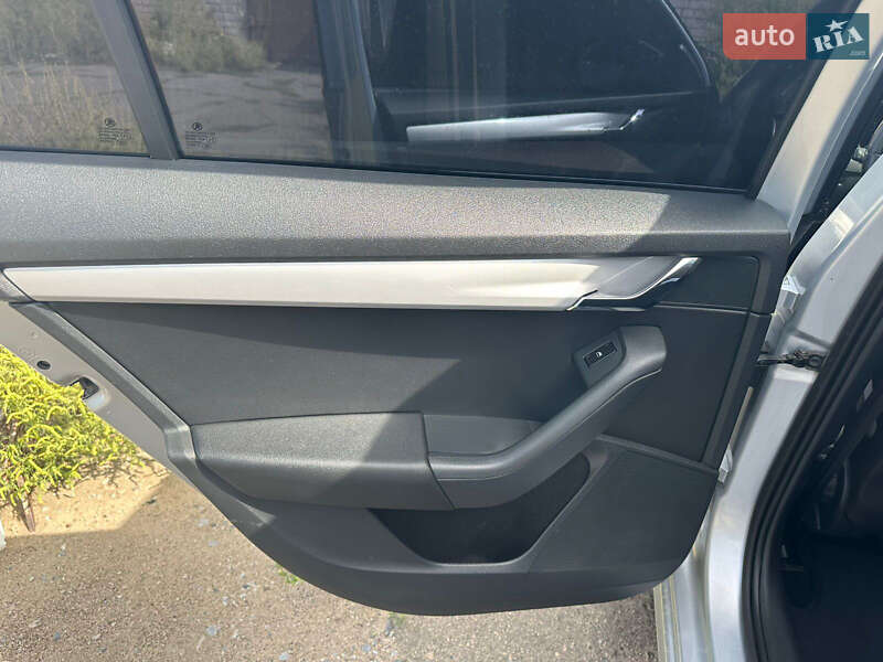 Лифтбек Skoda Octavia 2014 в Киеве фото 6 Лифтбек Skoda Octavia 2014 в Киеве