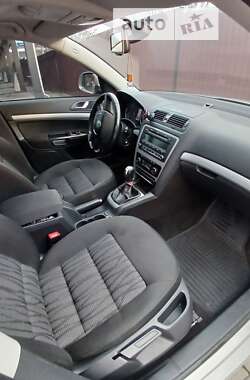 Лифтбек Skoda Octavia 2010 в Ровно