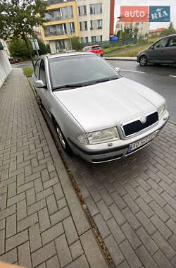 Лифтбек Skoda Octavia 2001 в Тячеве