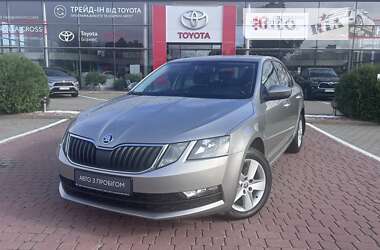 Лифтбек Skoda Octavia 2017 в Хмельницком