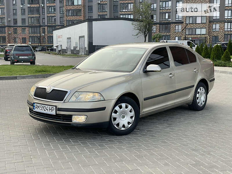 Лифтбек Skoda Octavia 2004 в Житомире