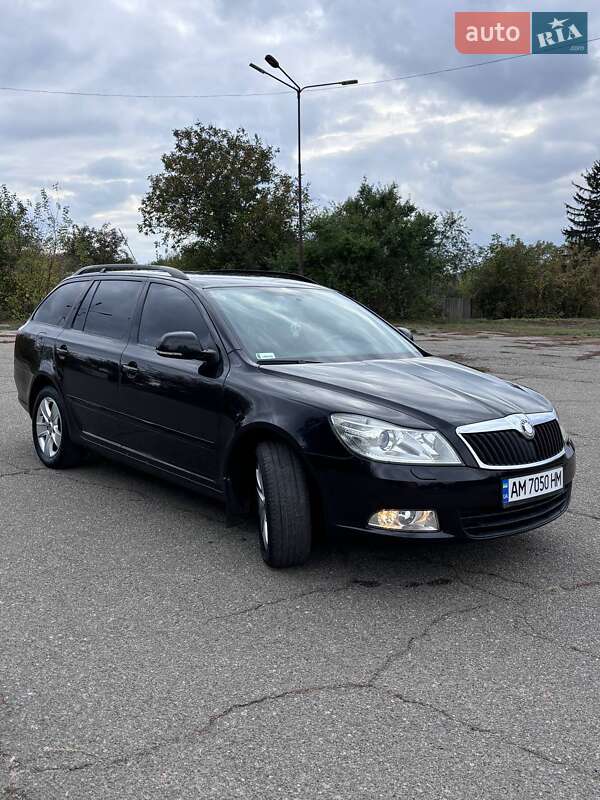 Універсал Skoda Octavia 2009 в Звягелі