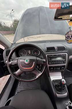 Універсал Skoda Octavia 2009 в Звягелі