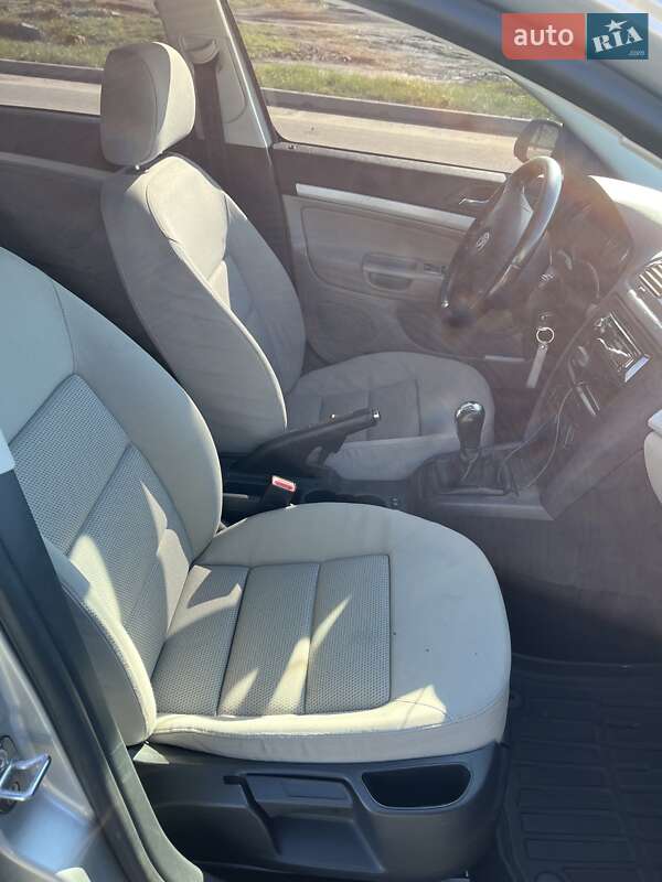 Універсал Skoda Octavia 2006 в Рівному