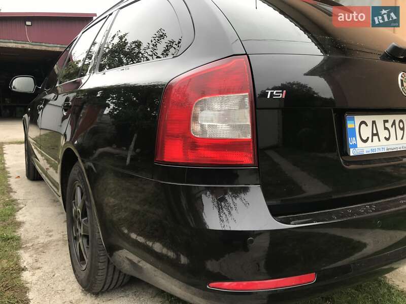 Універсал Skoda Octavia 2011 в Черкасах