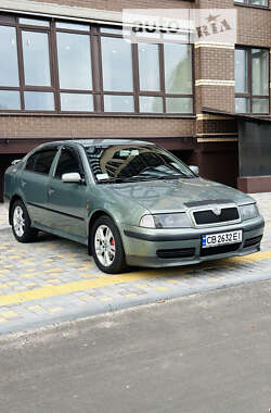 Ліфтбек Skoda Octavia 2003 в Чернігові