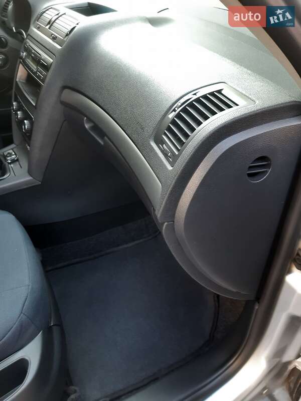 Універсал Skoda Octavia 2011 в Чернівцях