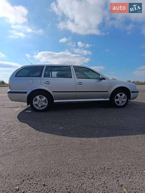 Універсал Skoda Octavia 2002 в Бару