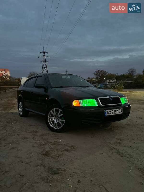 Лифтбек Skoda Octavia 2002 в Харькове