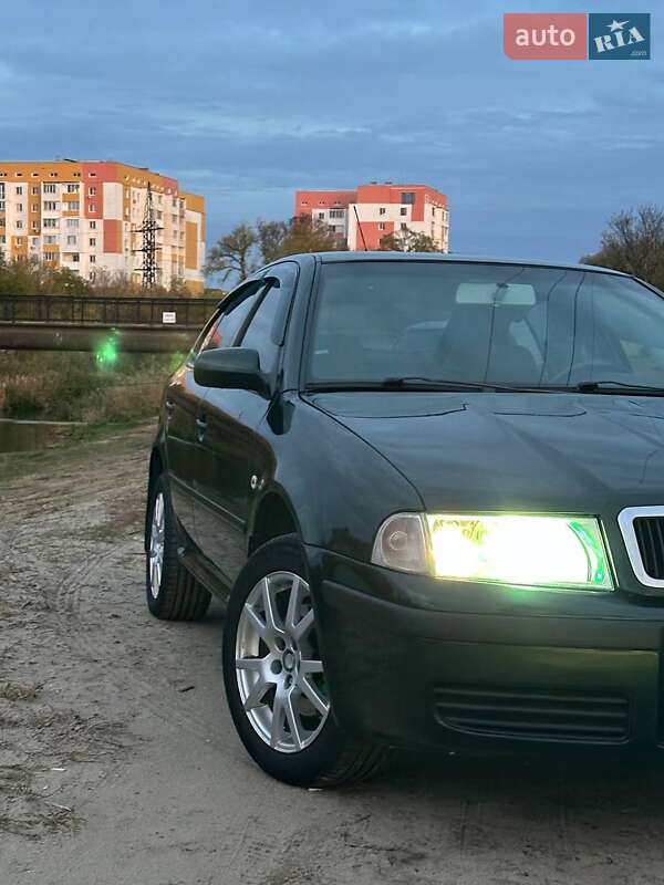 Лифтбек Skoda Octavia 2002 в Харькове