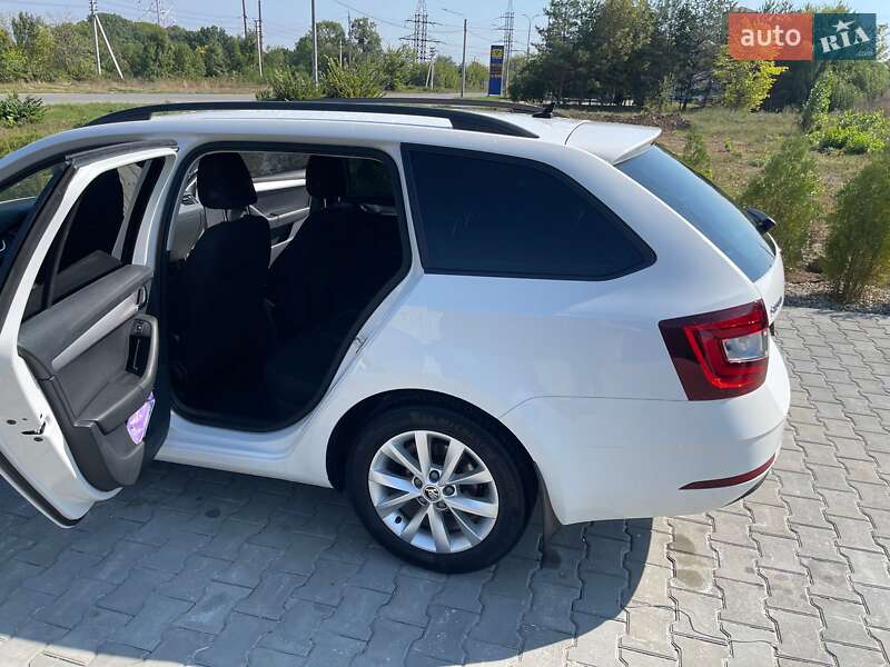 Універсал Skoda Octavia 2020 в Новодністровську