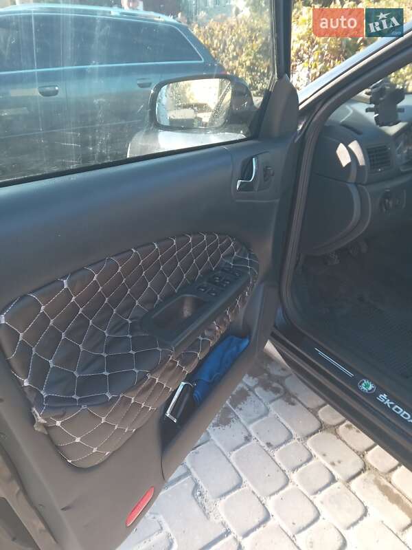 Універсал Skoda Octavia 2002 в Новояворівську
