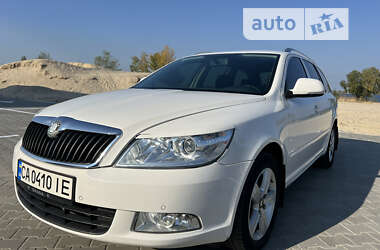 Універсал Skoda Octavia 2011 в Черкасах