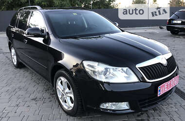 Универсал Skoda Octavia 2009 в Ровно