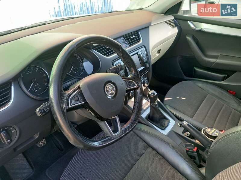 Универсал Skoda Octavia 2015 в Самборе