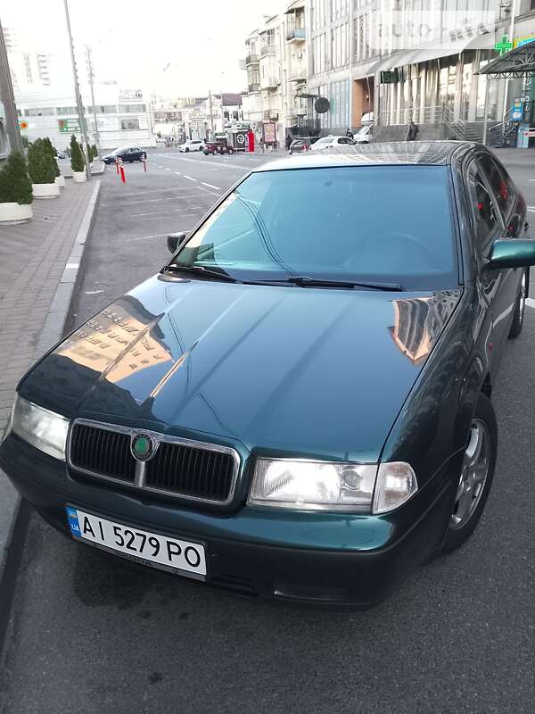 Лифтбек Skoda Octavia 1998 в Киеве