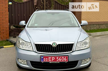 Универсал Skoda Octavia 2010 в Александрие