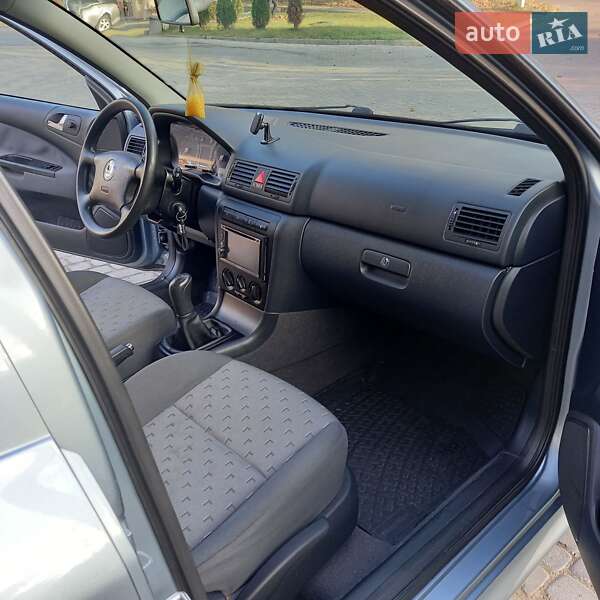 Лифтбек Skoda Octavia 2003 в Тернополе