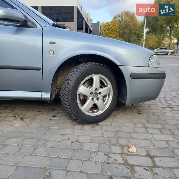 Лифтбек Skoda Octavia 2003 в Тернополе