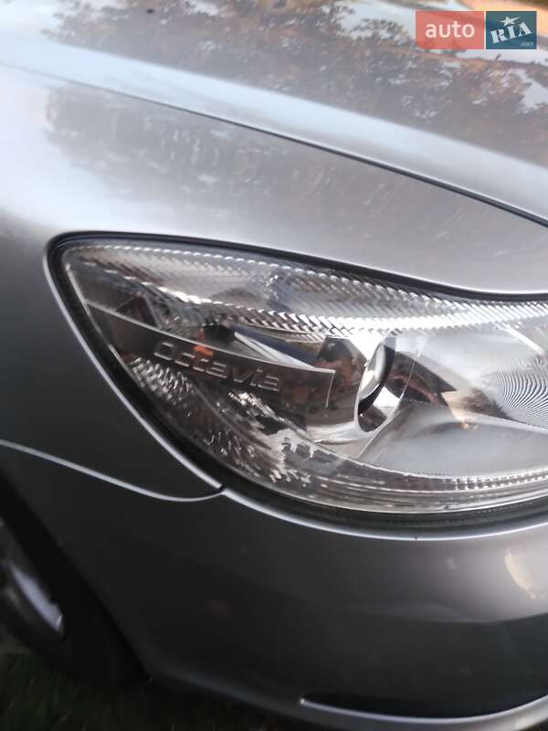 Лифтбек Skoda Octavia 2011 в Глухове