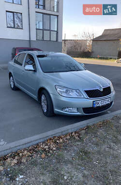 Лифтбек Skoda Octavia 2010 в Сарнах