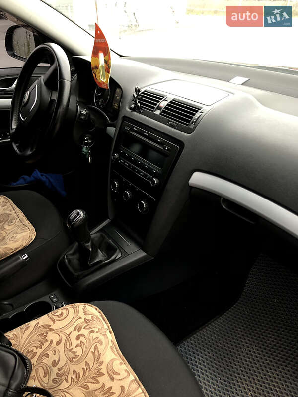 Лифтбек Skoda Octavia 2010 в Радехове фото 7 Лифтбек Skoda Octavia 2010 в Радехове