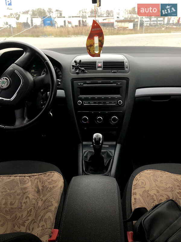 Лифтбек Skoda Octavia 2010 в Радехове фото 18 Лифтбек Skoda Octavia 2010 в Радехове