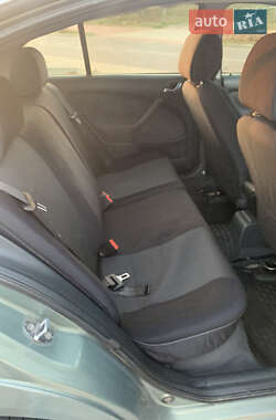 Лифтбек Skoda Octavia 2001 в 