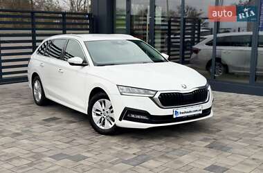 Универсал Skoda Octavia 2022 в Ровно