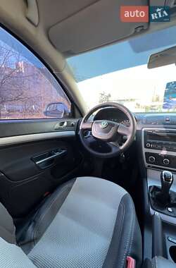 Лифтбек Skoda Octavia 2012 в 