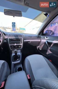 Лифтбек Skoda Octavia 2012 в 
