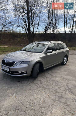 Универсал Skoda Octavia 2018 в Солонке