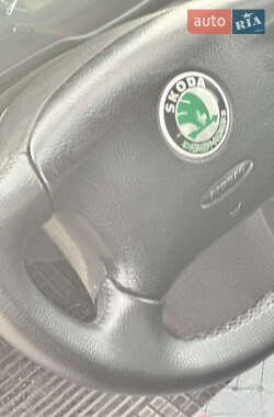 Лифтбек Skoda Octavia 2003 в Запорожье