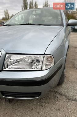 Лифтбек Skoda Octavia 2003 в Запорожье