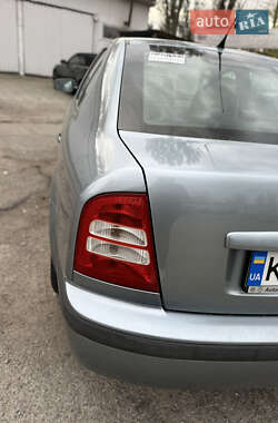 Лифтбек Skoda Octavia 2003 в Запорожье