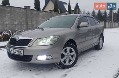 Лифтбек Skoda Octavia 2010 в Ровно