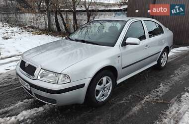 Лифтбек Skoda Octavia 2002 в Чернигове