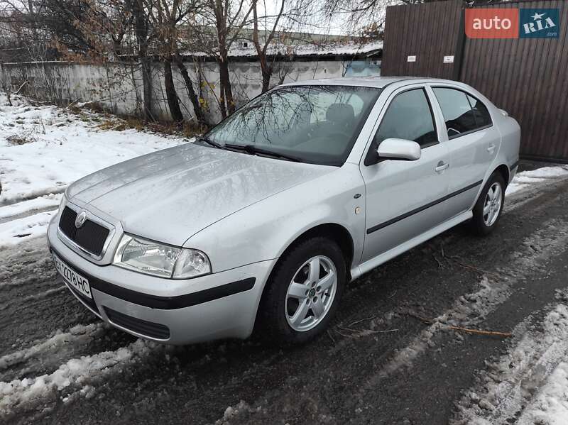 Лифтбек Skoda Octavia 2002 в Чернигове