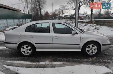 Лифтбек Skoda Octavia 2002 в Чернигове