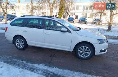 Универсал Skoda Octavia 2018 в Чернигове