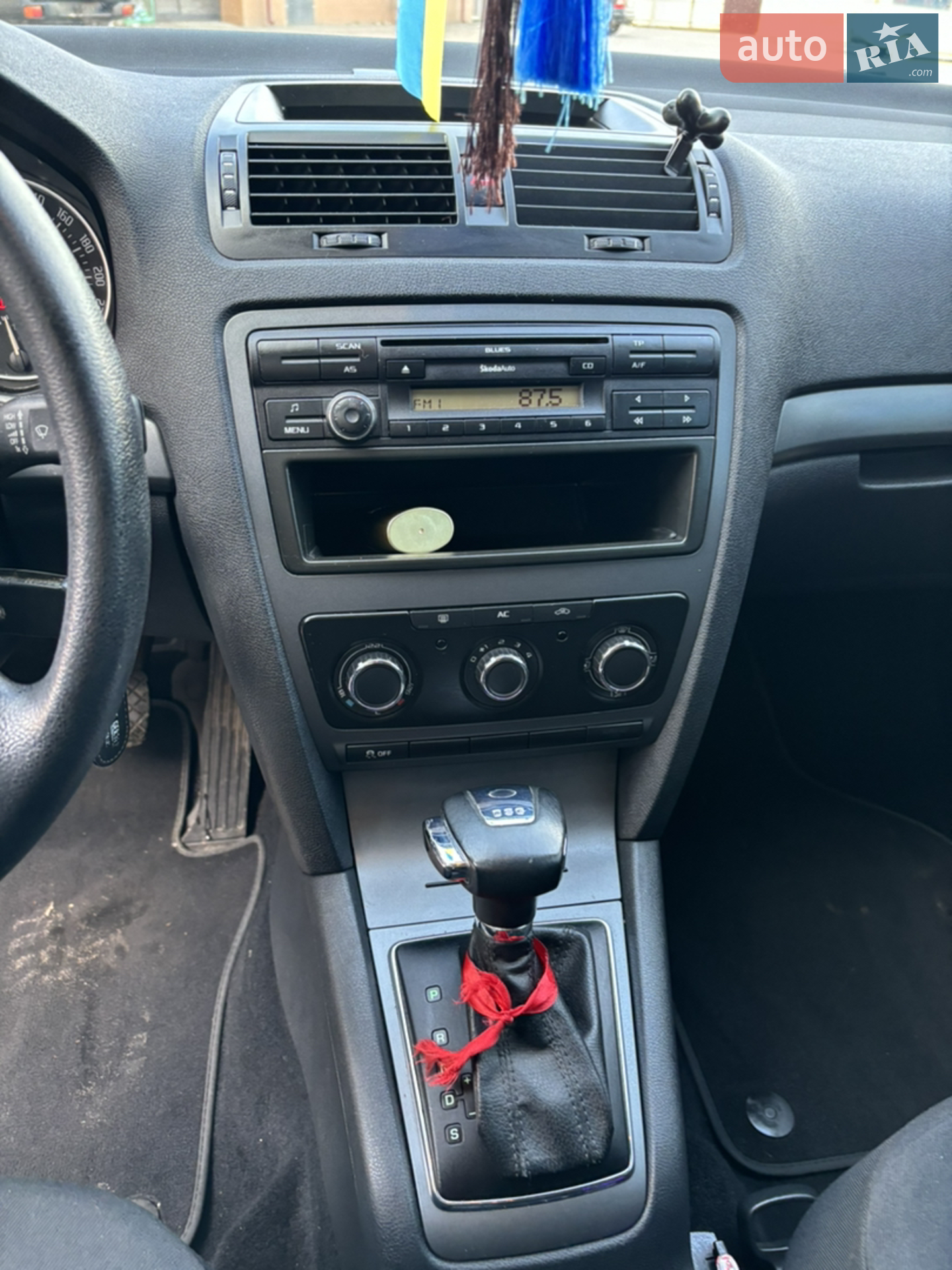 2010 Skoda Octavia - мініатюра 17