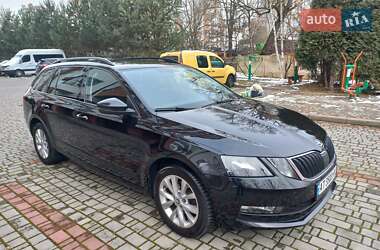 Универсал Skoda Octavia 2018 в Криховцах